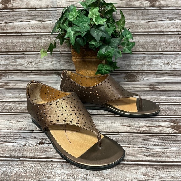 INDINGO by Clarks Bronze Thong Sandal Heel Zipper Closure Size 7 - Picture 3 of 8